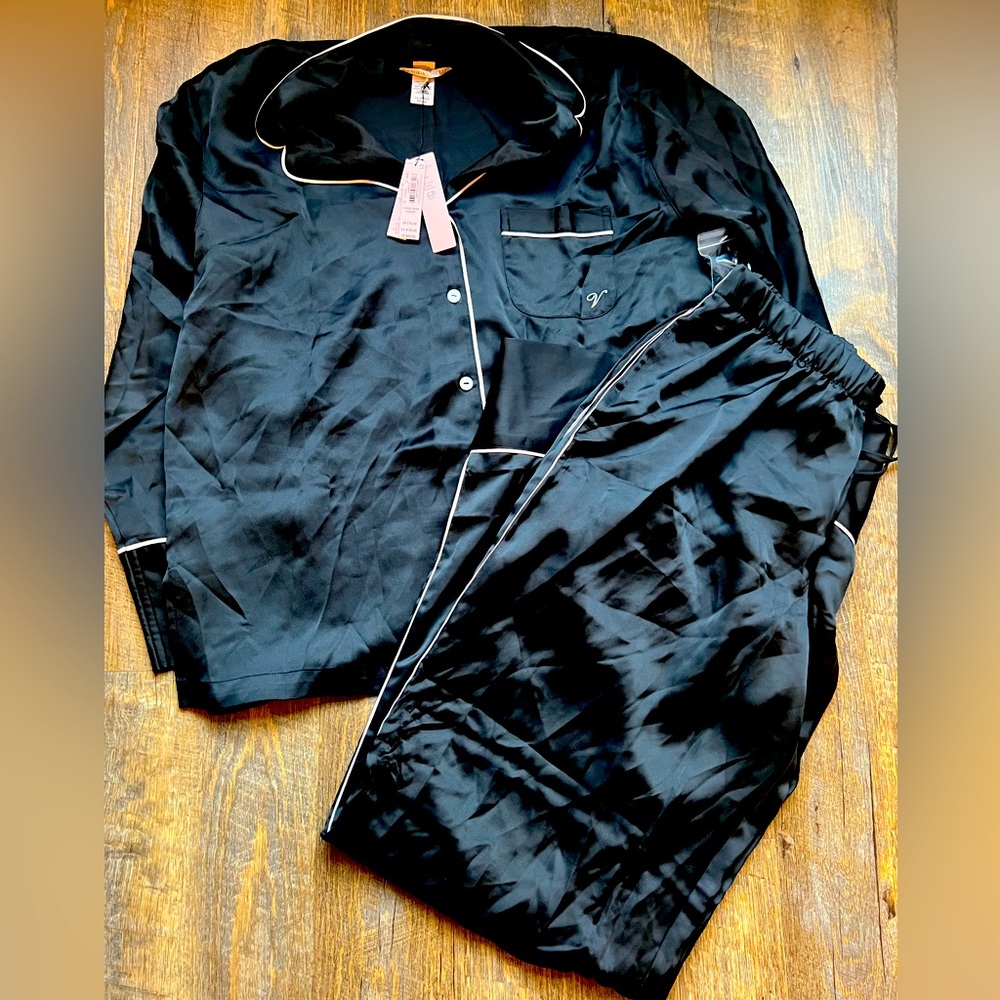 NWT Victoria’s Secret Pajama Set in Black